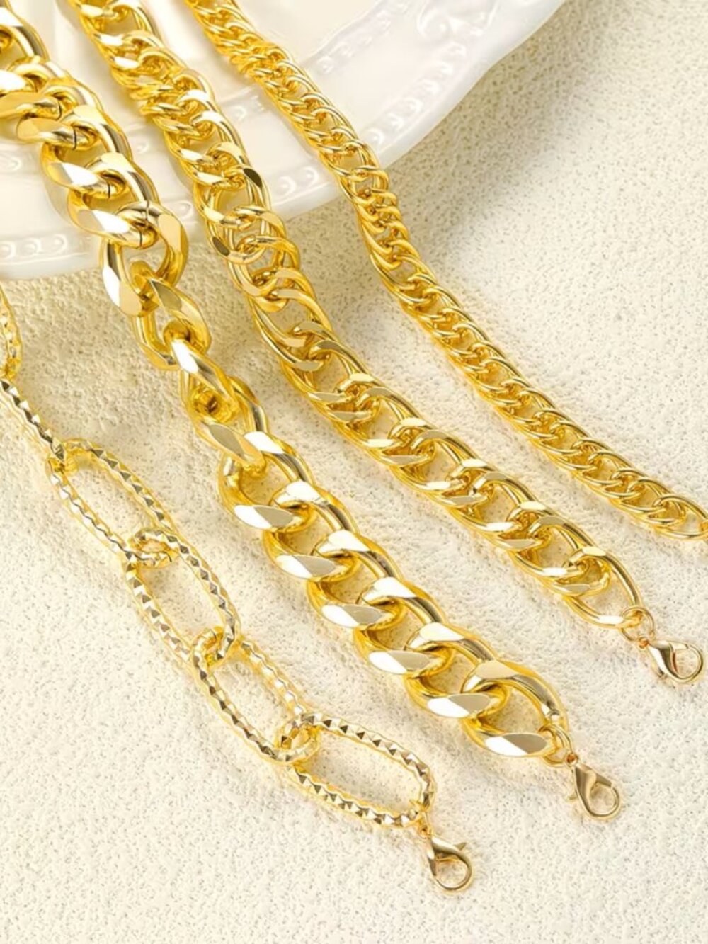 #122 4pcs  Set Golden Chain S Bold Chain Exaggerated Style Fashion Trendy